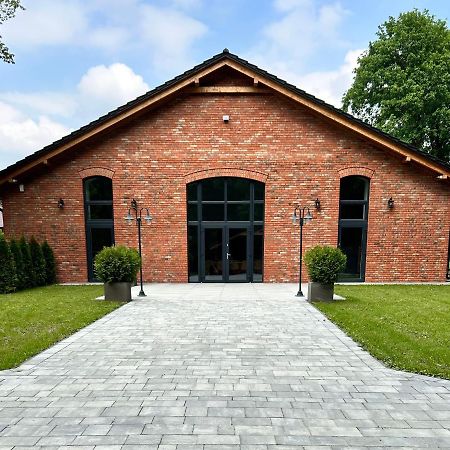 Aparthotel Red Barn à Spała Extérieur photo