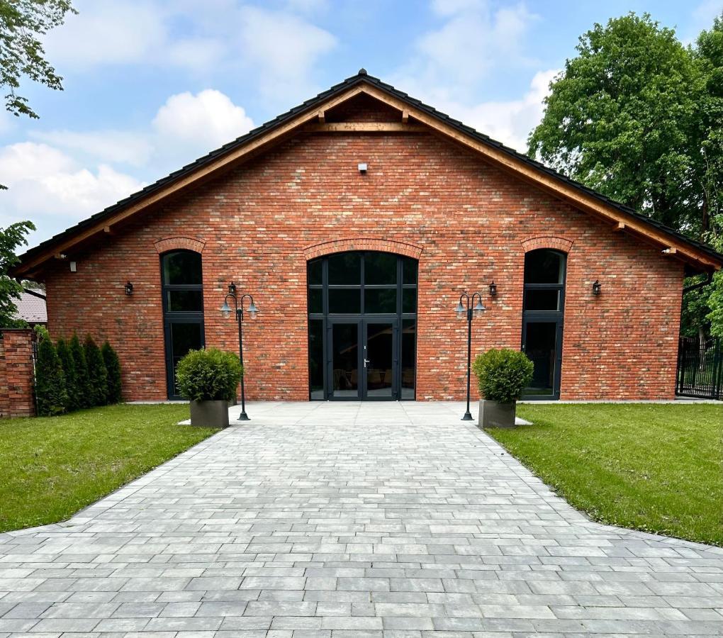 Aparthotel Red Barn à Spała Extérieur photo